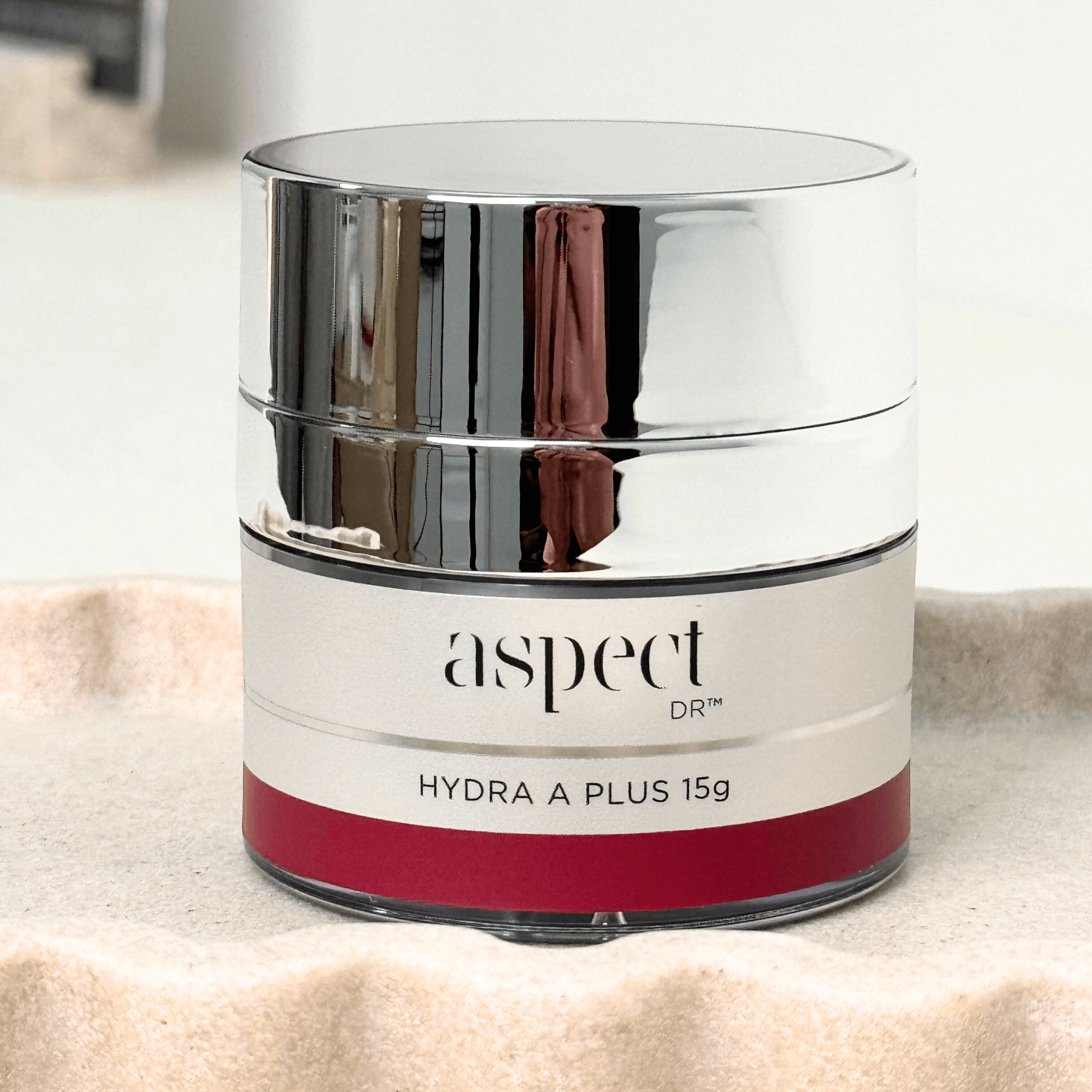 Hydra A plus 15g on neutral background