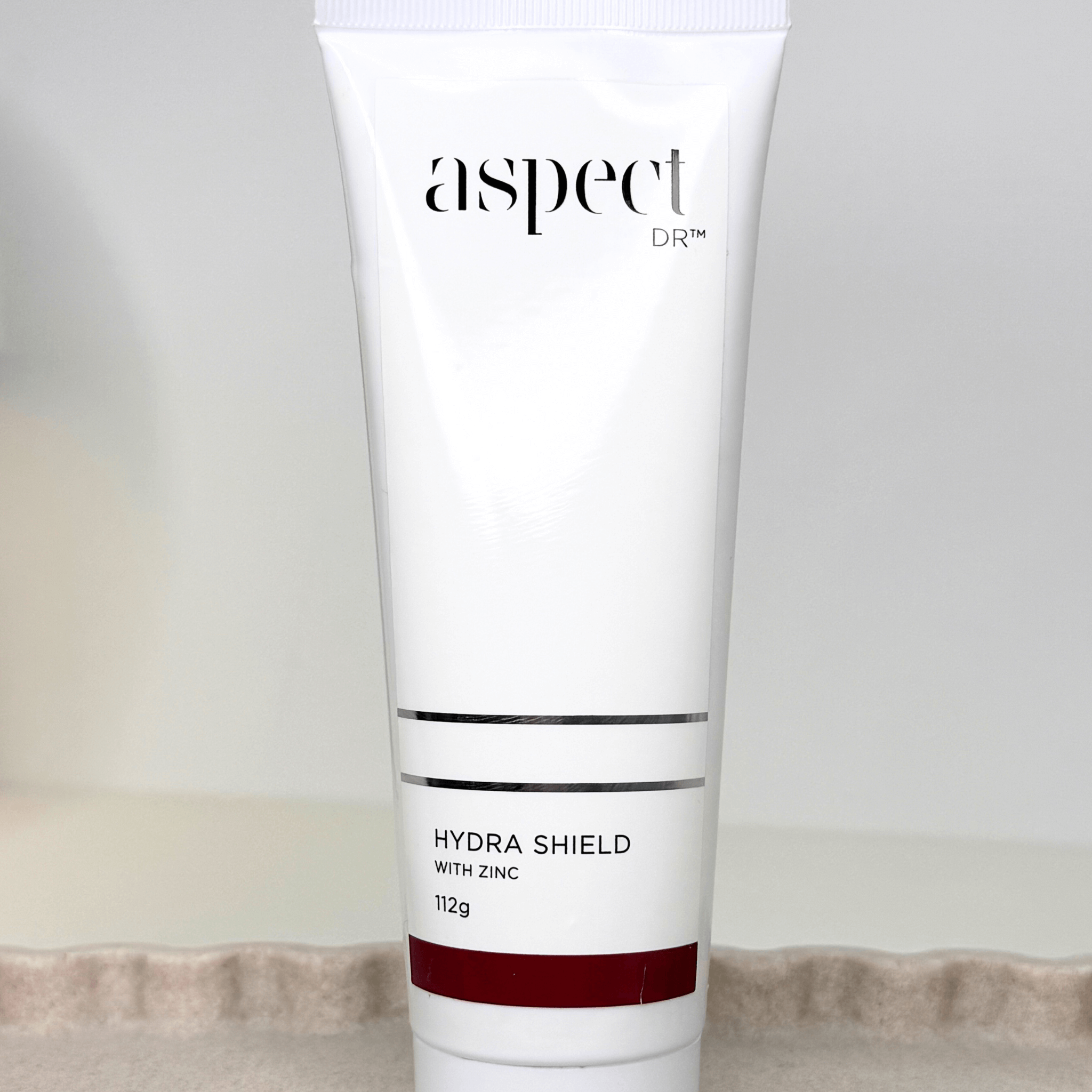 Aspect hydra Shield with zinc 112g on white background