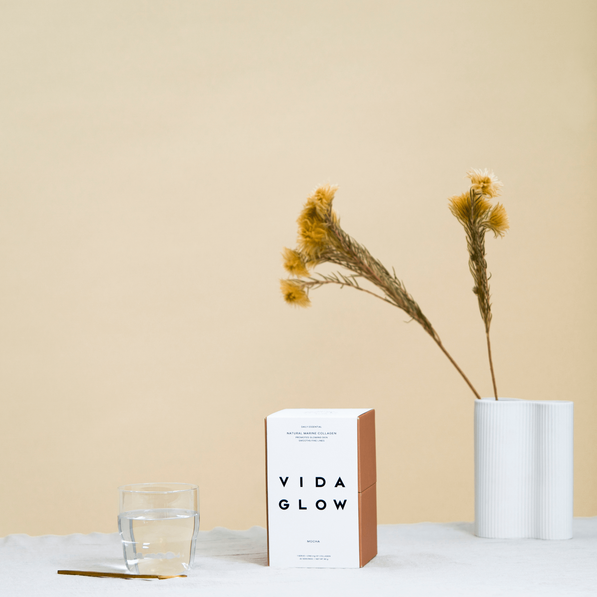 Vida Glow Mocha and coffee package with glass